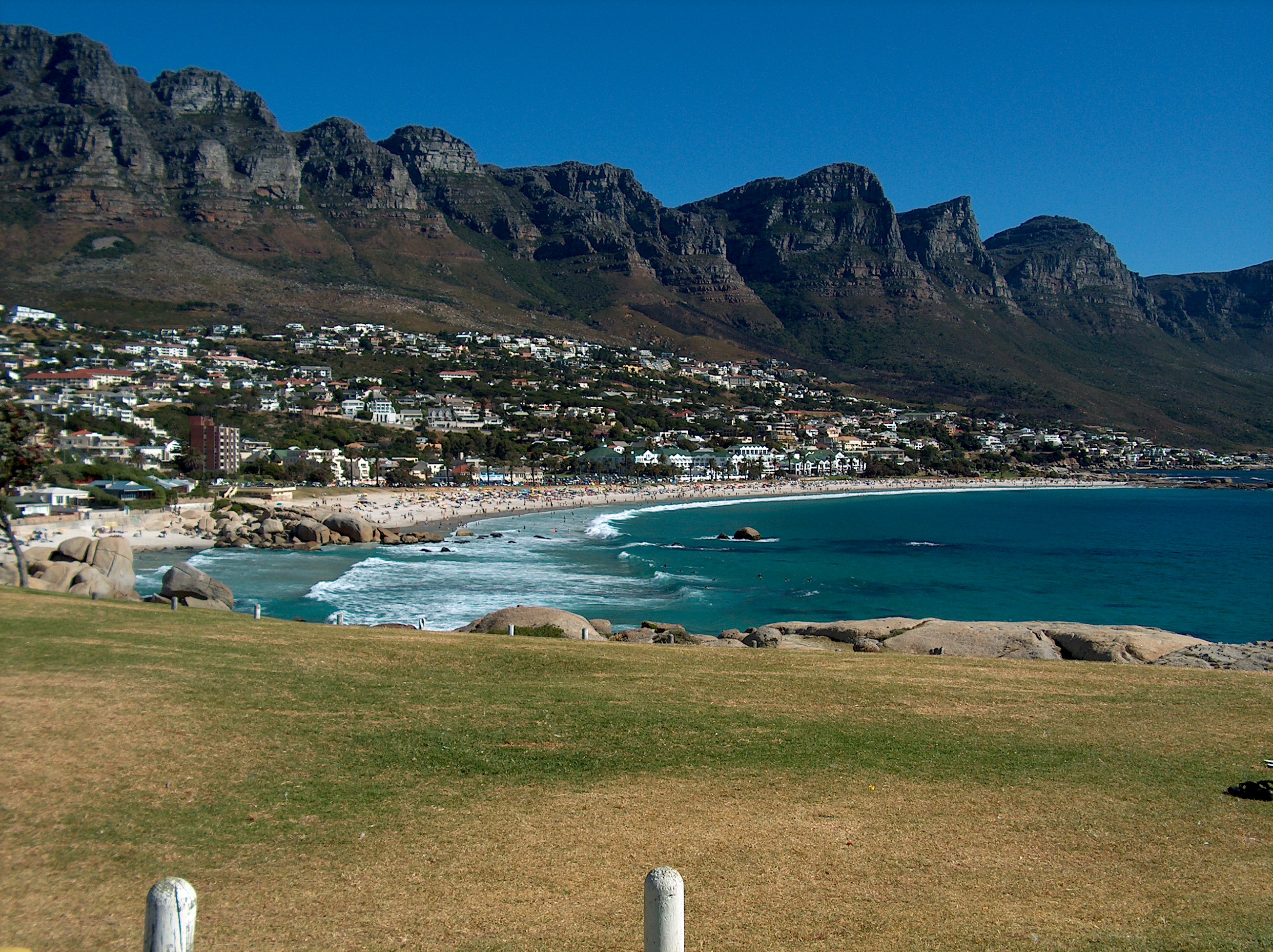 Cape Town Swimmers caught in rip tide