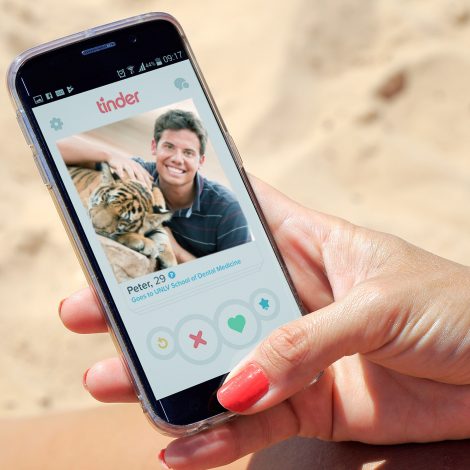 Tiger Selfies Tinder
