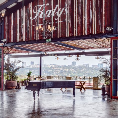 Katy's Palace Bar Garth Taylor music video