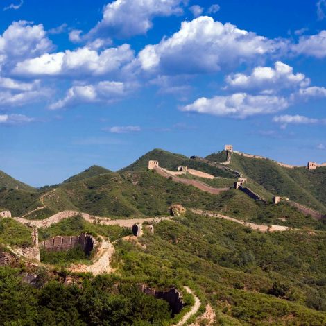 Adventurer Extreme explorer David Grier takes on the Great Wall of China... again!