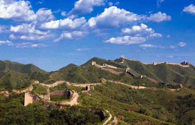 Adventurer Extreme explorer David Grier takes on the Great Wall of China... again!