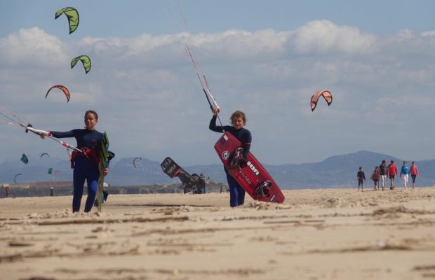 Kitesurfing