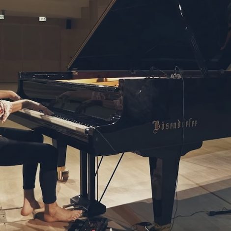 Must Watch: Talented pianist covers Toto's Africa & it is AMAZING! Peter Bence