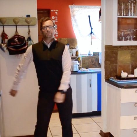Flossing Must Watch: SA realtor flossing to sell a house is the funniest thing ever! Floss Dance Realtor