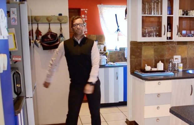 Flossing Must Watch: SA realtor flossing to sell a house is the funniest thing ever! Floss Dance Realtor