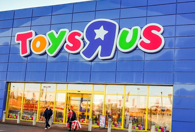 Mystery shopper buys $1M worth of toys at local Toys 'R' Us to donate to kids