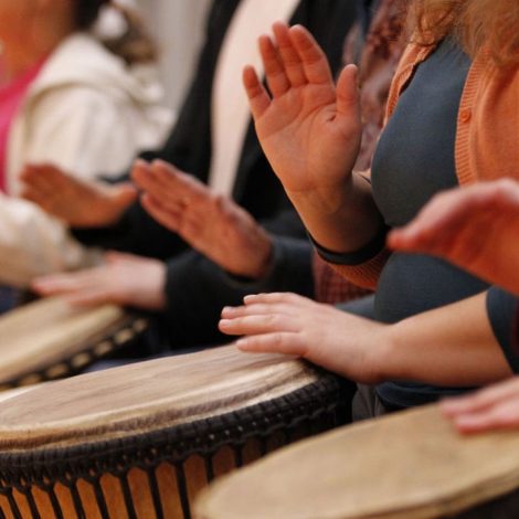 Watch: Korean show choir take over a SPUR with incredible performance! djembe