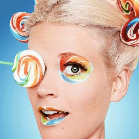 Christy Strever, has been crowned the "Food Selfie Queen" of South Africa, and we are absolutely in love!