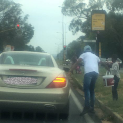 South African goes viral for handing out Christmas presents at a traffic light