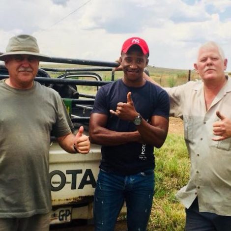 After helping the young man, the 2 "Ooms" stood together and prayed for South Africa