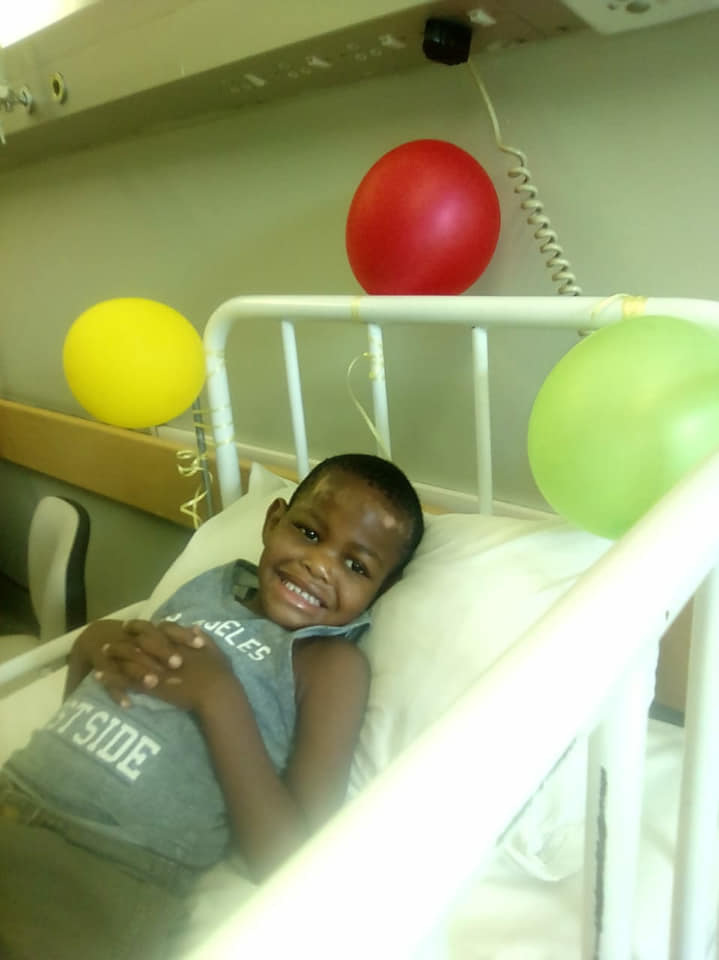 Community rally behind a 5 year old who survived a tragic accident