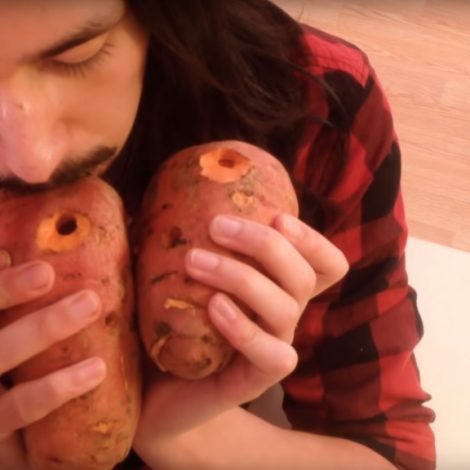 Must watch: Guy plays Toto's Africa with a sweet potato and squash!