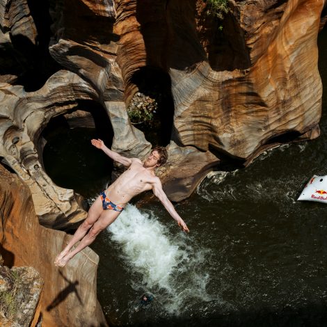 Watch: Global Champions embark on cliff diving safari in South Africa