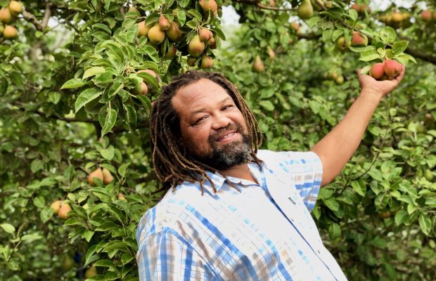 Awesome South Afri-CAN: Military vet becomes Farmer of the Year Errol April