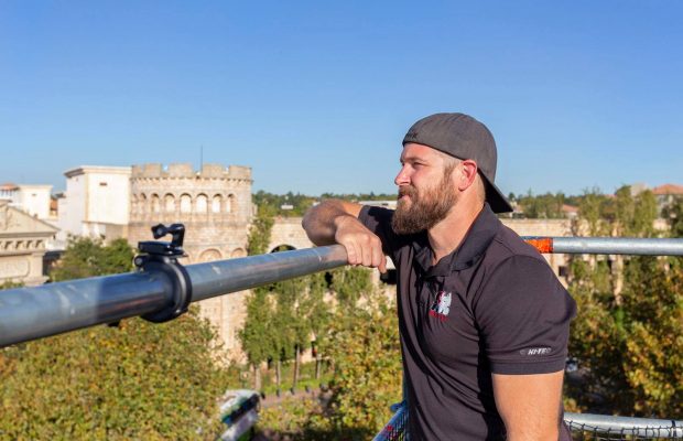 Wildlife activist to spend 30 days on a tower in Johannesburg! Rocking For Rhinos