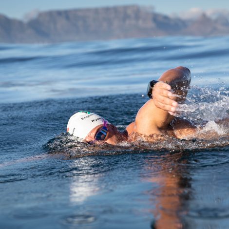 Extreme Swimmer Ryan Stramrood achieves 100 Robben Island Crossings