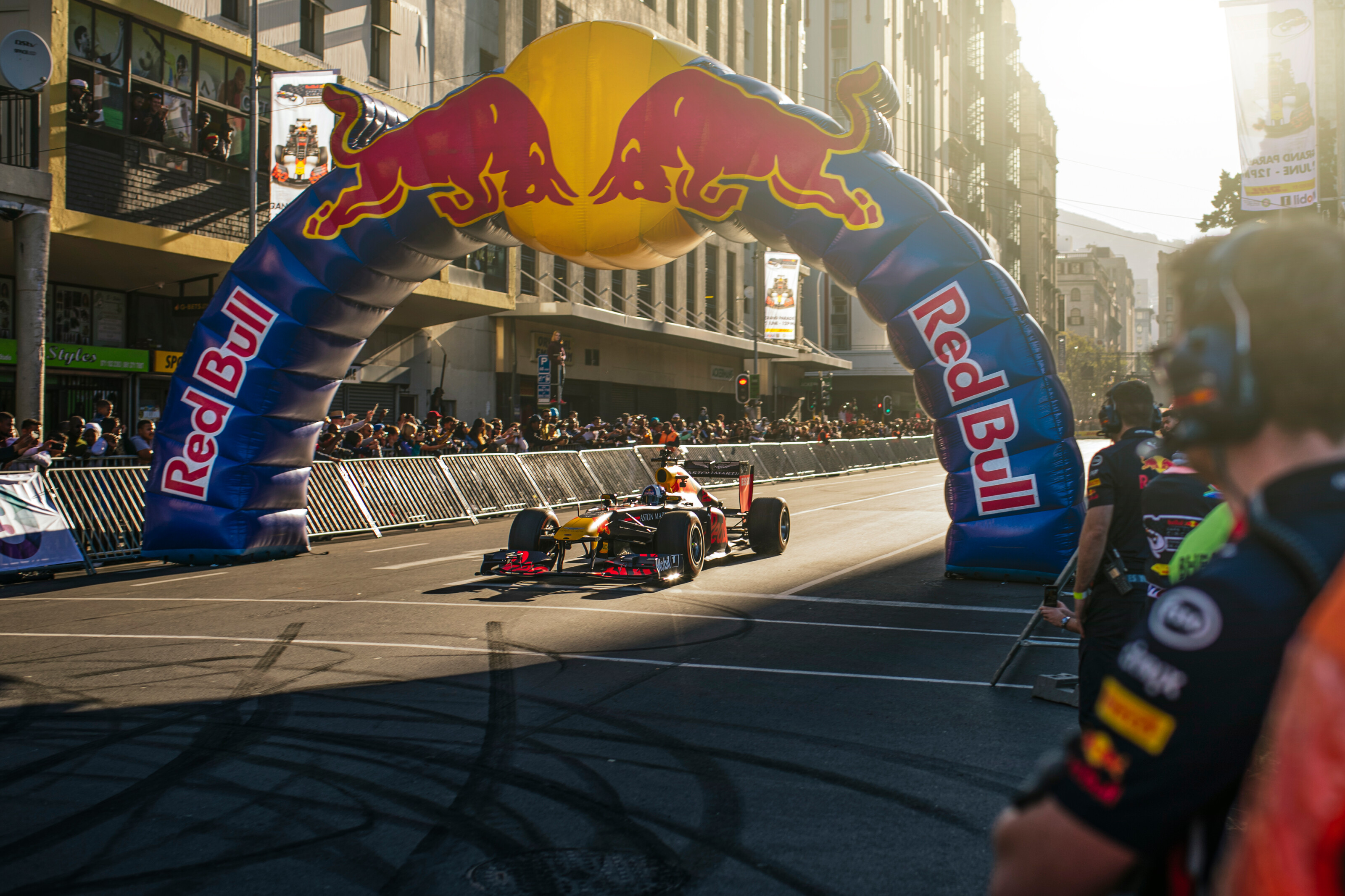 David Coulthard takes to the streets of Cape Town in the all-conquering RB7.  1
