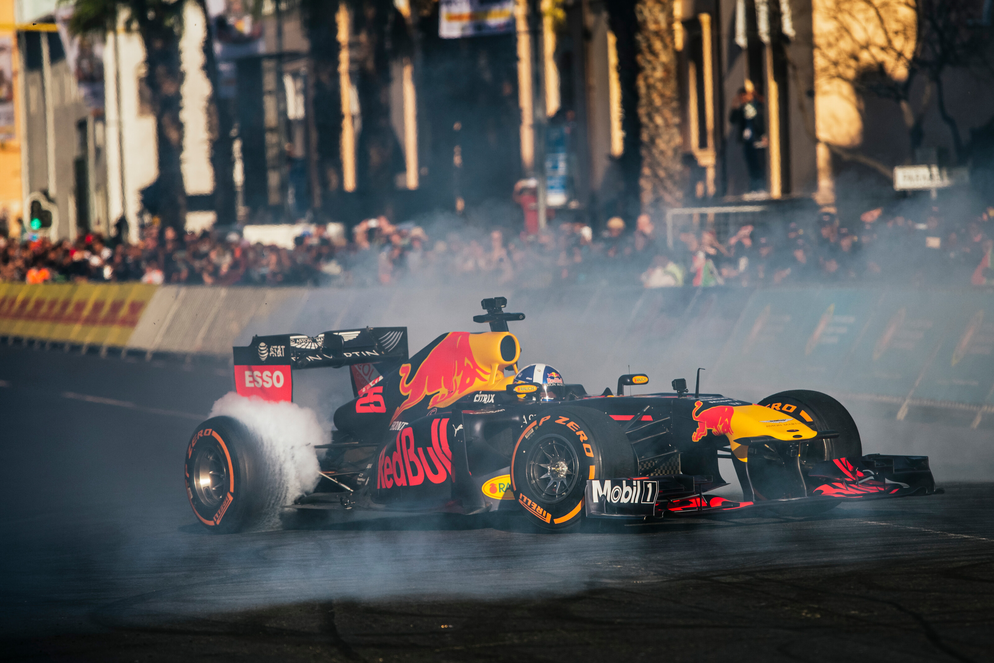 David Coulthard takes to the streets of Cape Town in the all-conquering RB7.  1