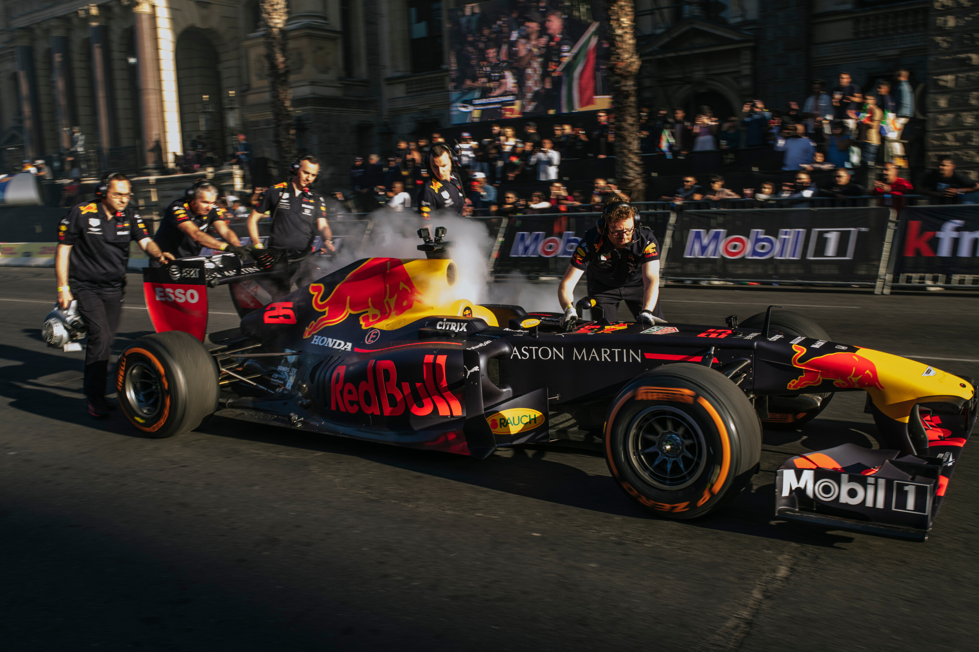 David Coulthard takes to the streets of Cape Town in the all-conquering RB7.  1
