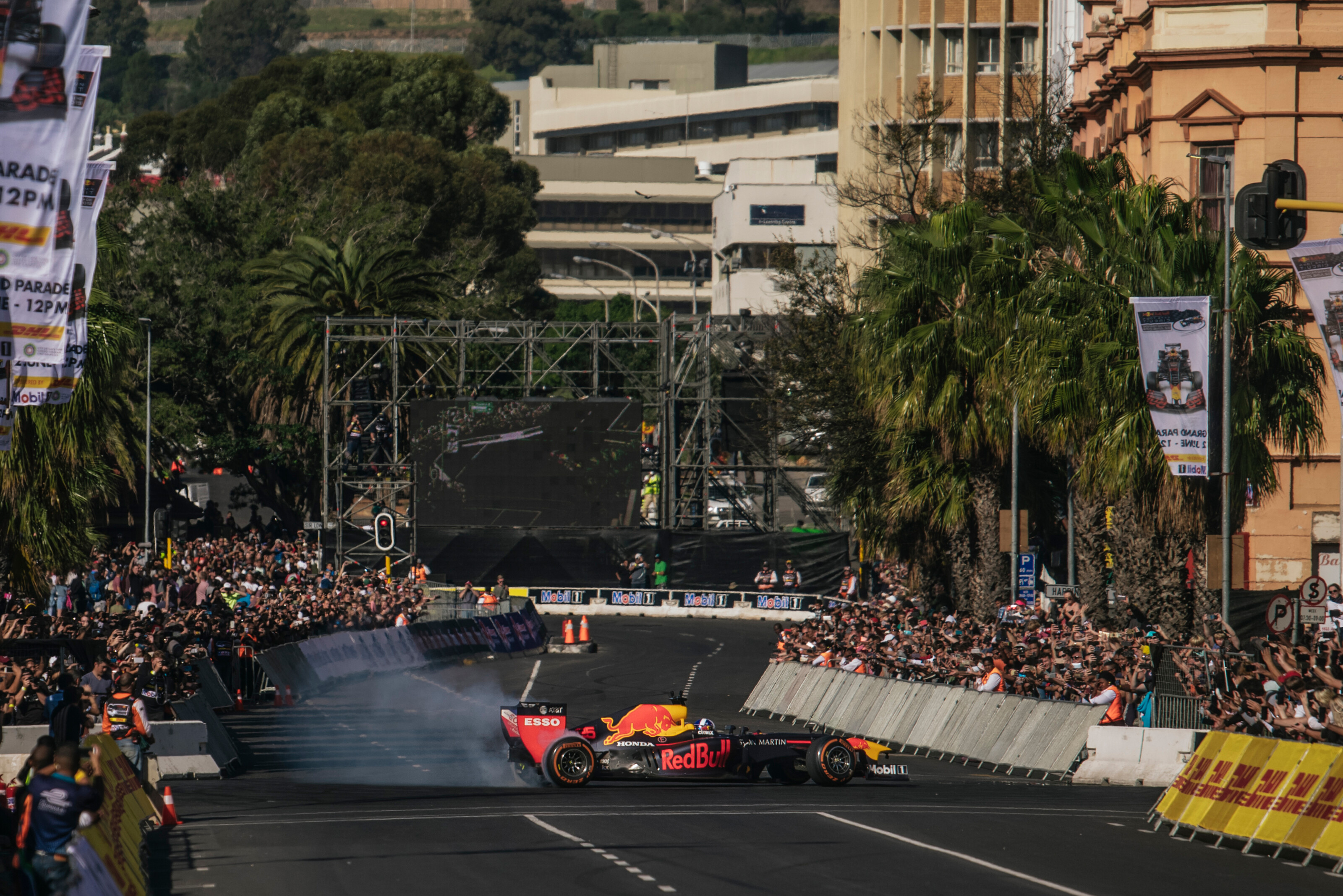 David Coulthard takes to the streets of Cape Town in the all-conquering RB7.  1