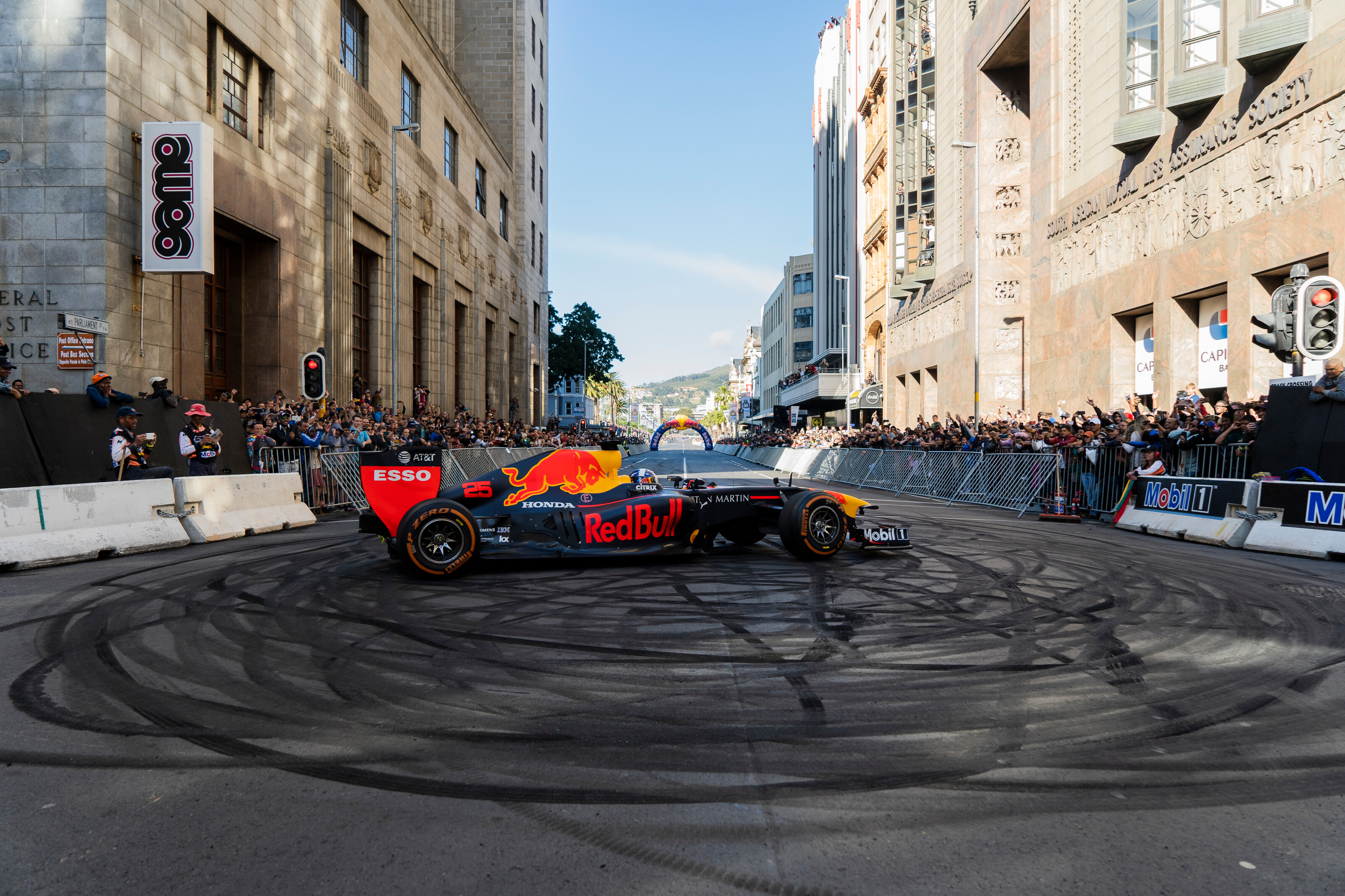David Coulthard takes to the streets of Cape Town in the all-conquering RB7.  1