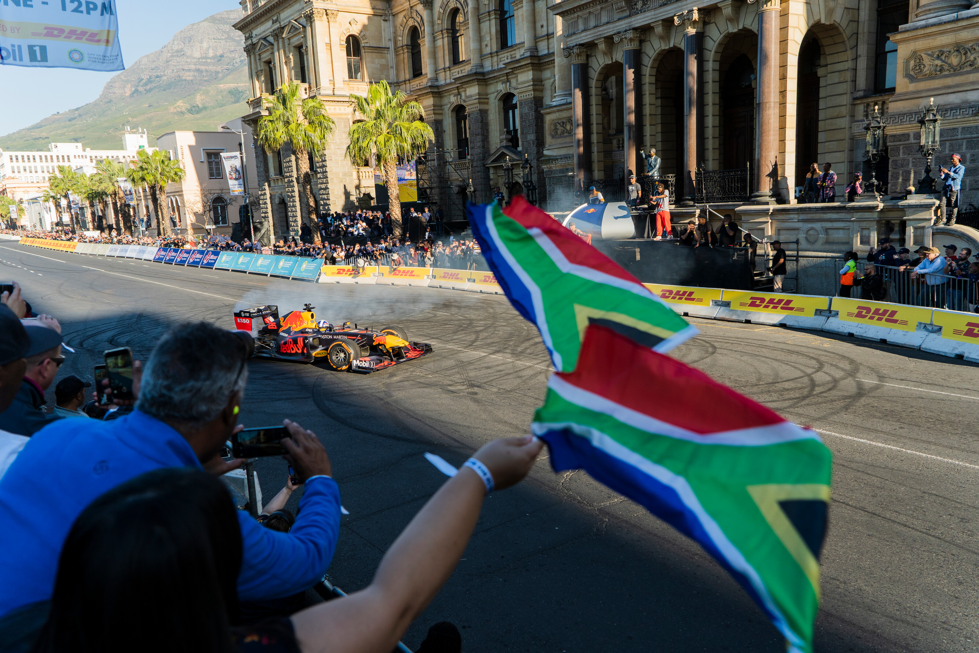 David Coulthard takes to the streets of Cape Town in the all-conquering RB7.  1