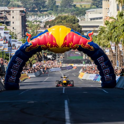 David Coulthard takes to the streets of Cape Town in the all-conquering RB7.  1