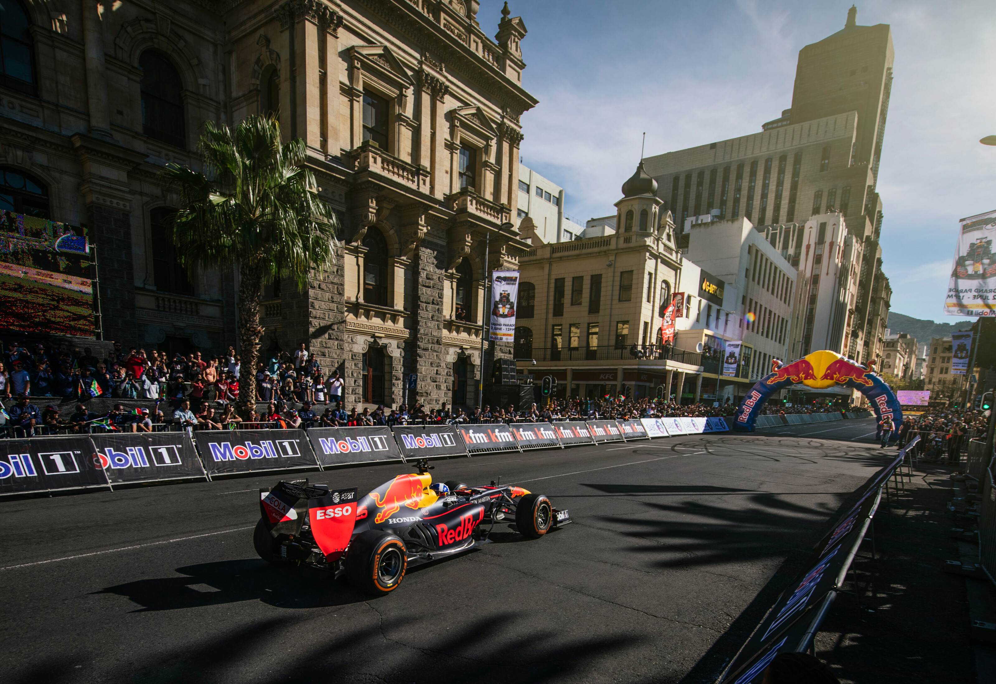 David Coulthard takes to the streets of Cape Town in the all-conquering RB7.  1
