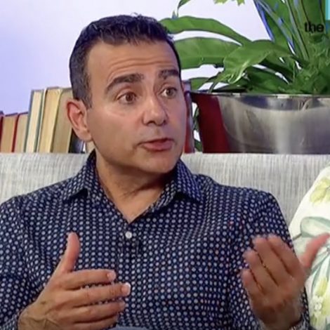 Dr Paulo de Valdoleiros, who only graduated at 51-years-old, has just opened a practice where patients pay what they can afford!