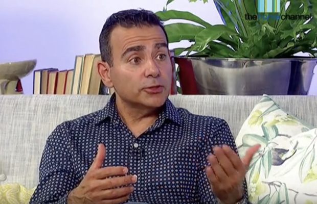 Dr Paulo de Valdoleiros, who only graduated at 51-years-old, has just opened a practice where patients pay what they can afford!