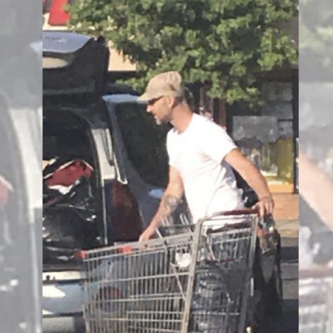A kind stranger has gone viral for helping a homeless man. 