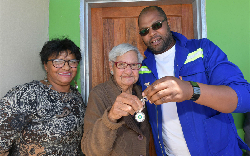 89-year-old Capetonian finally celebrates her life-long dream of being a homeowner!