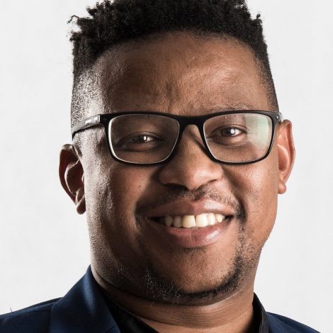 Luyanda Gidini - Young accountant is paying it forward through education!