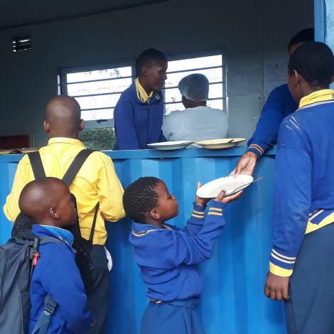 Feeding 2000 children along the 263 kilometres of KAP sani2c