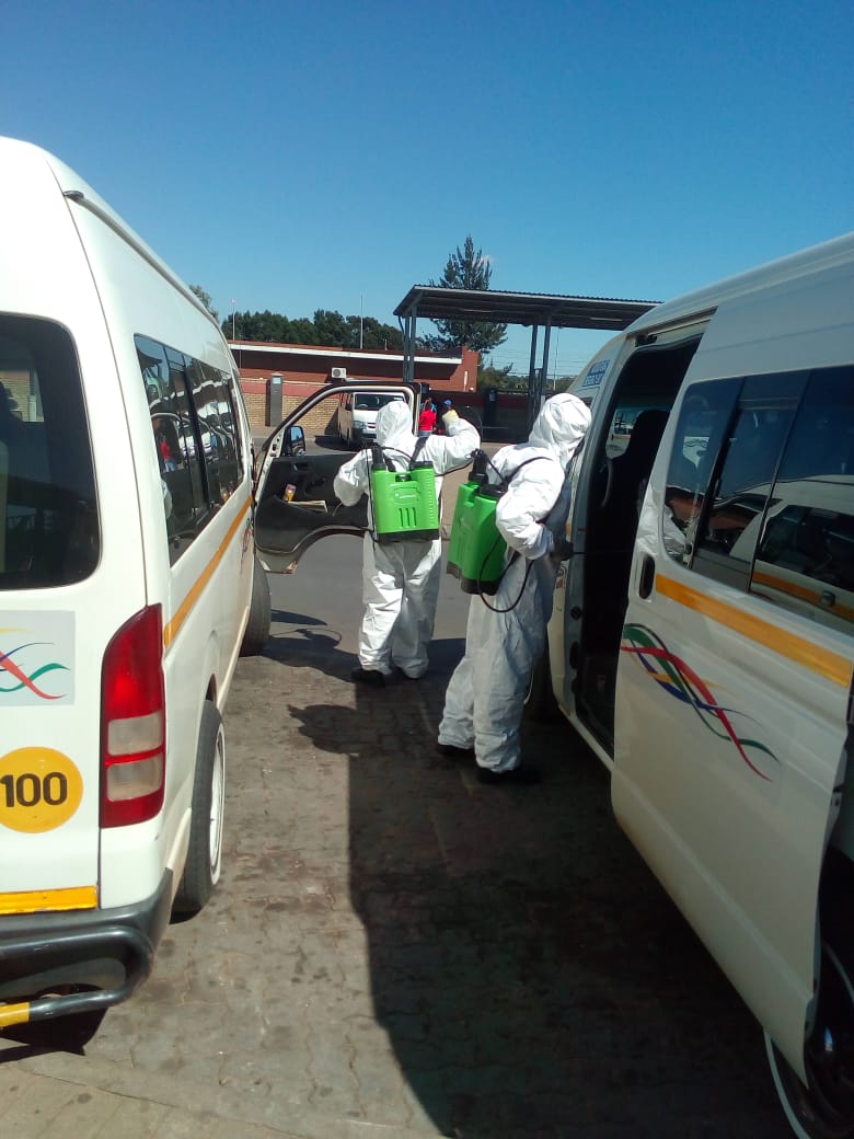 The OUTsurance Pointsmen are back!!! This time to sanitise taxis during lockdown!