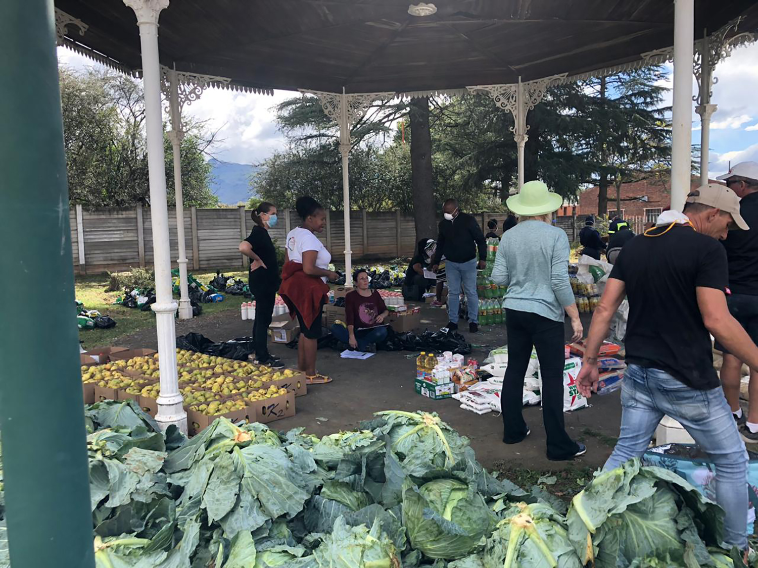 Donations from farmers - a lifeline for SA communities!!!