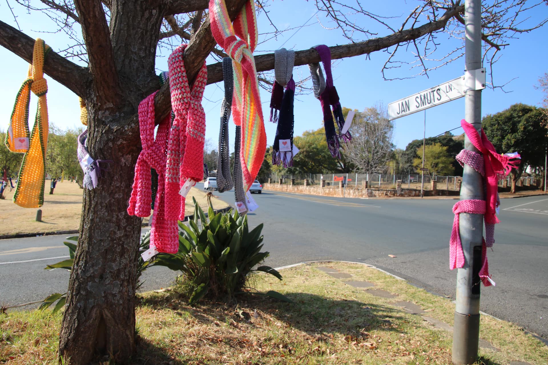 Scarves Scarf Because even in the middle of the COVID-19 pandemic, Carolyn Steyn and her KnitWits have been hard at work making sure the secret scarf mission will keep the most vulnerable warm this winter! 5