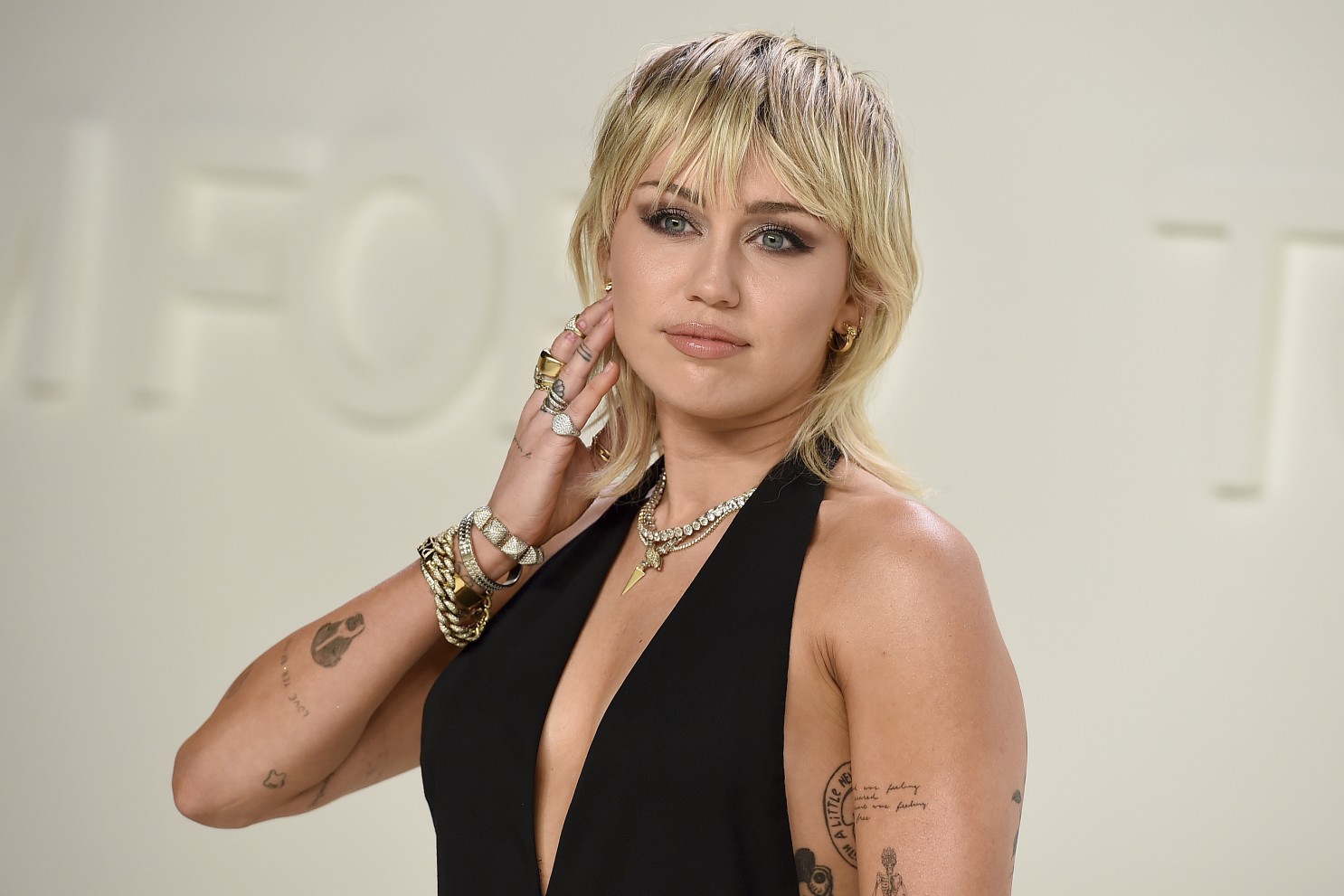 Miley Cyrus singing 'Zombie' By The Cranberries might be the best thing you see today!