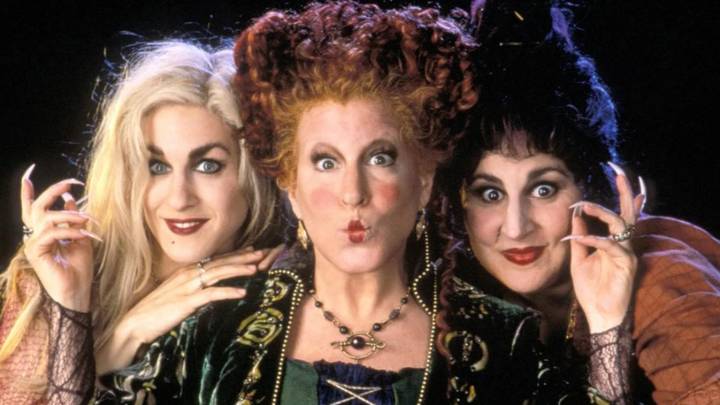 Bette Midler shares first-look at 'Hocus Pocus' reunion with original cast!
