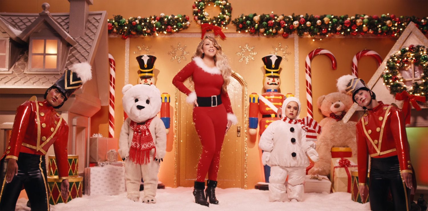 Mariah Carey Has a New Music Video For "All I Want for Christmas"...