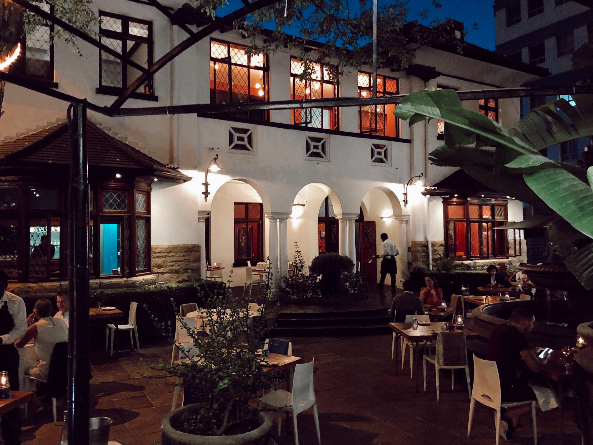 La Mouette - a well-established and fully-licensed restaurant based in Sea Point, one of Cape Town’s most vibrant and picturesque seaside suburbs, is seeking a new owner.