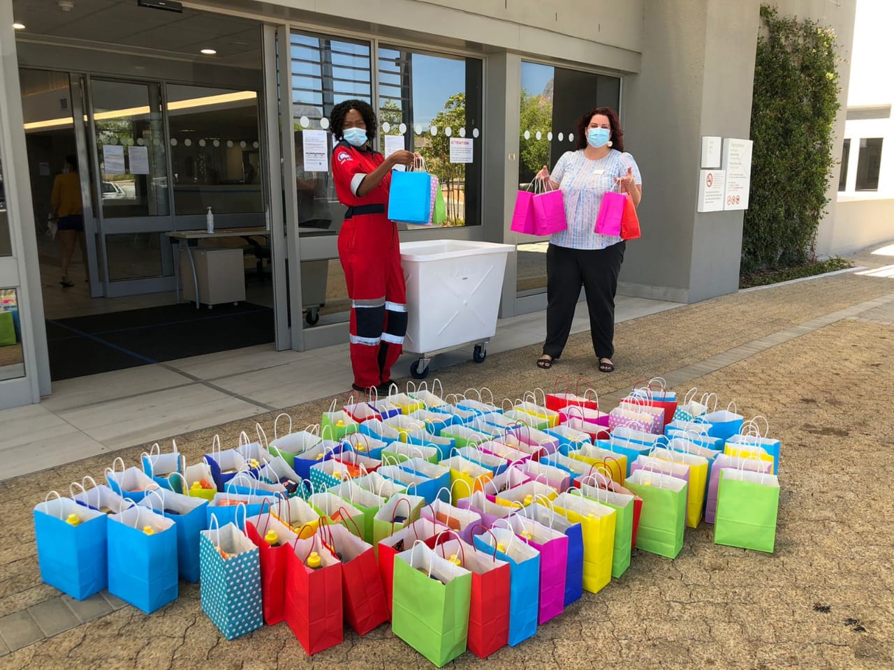 Stellenbosch Unites to Donate Care Packages for Medical Frontline Workers!