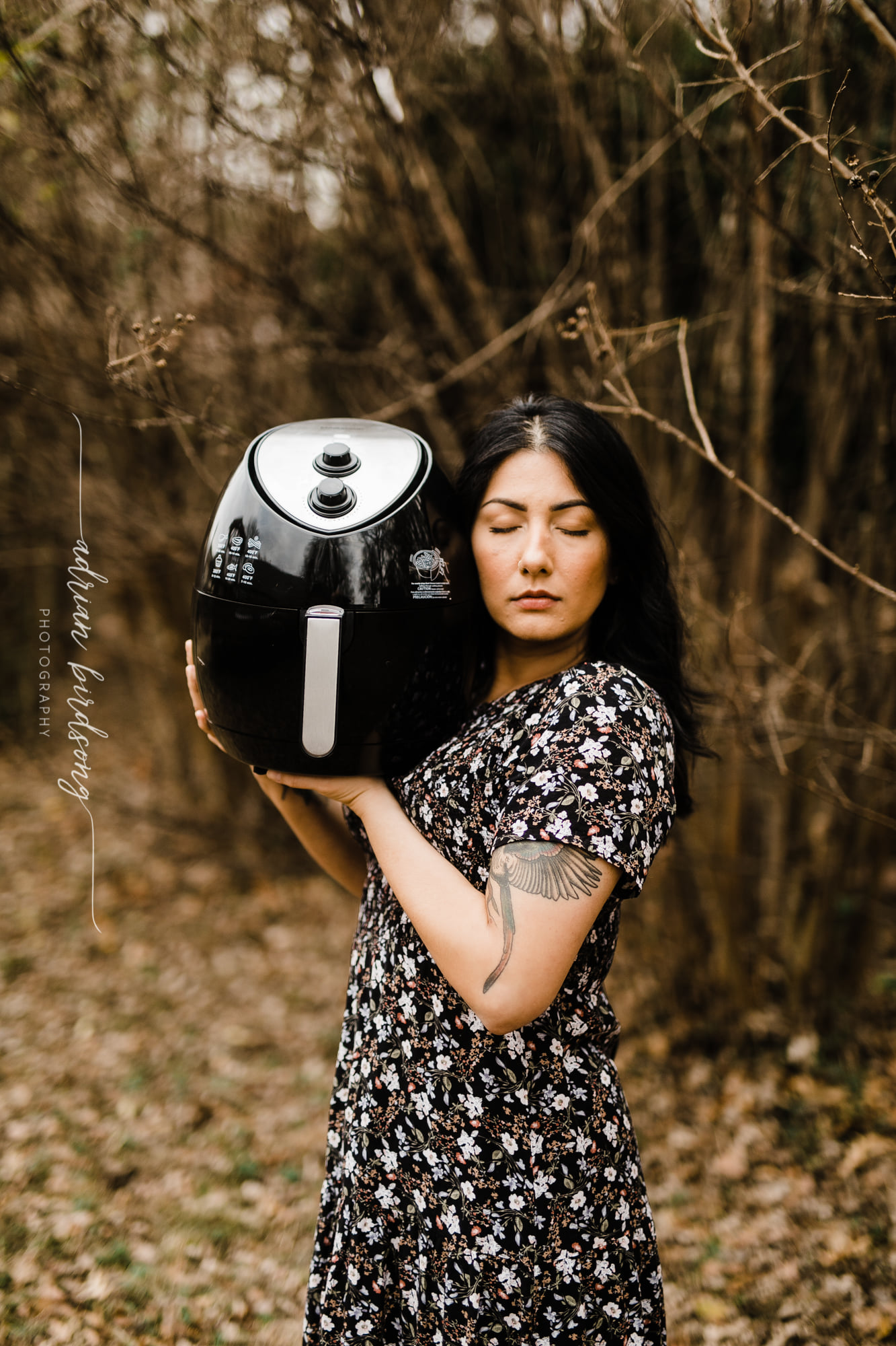 Love Is In The Air (Fryer) - Woman Goes Viral With Ridiculous Photo Shoot!