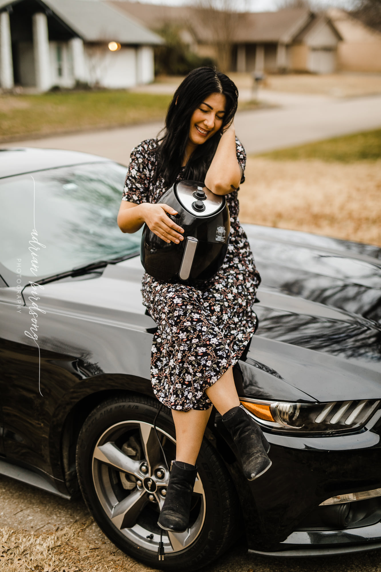 Love Is In The Air (Fryer) - Woman Goes Viral With Ridiculous Photo Shoot!