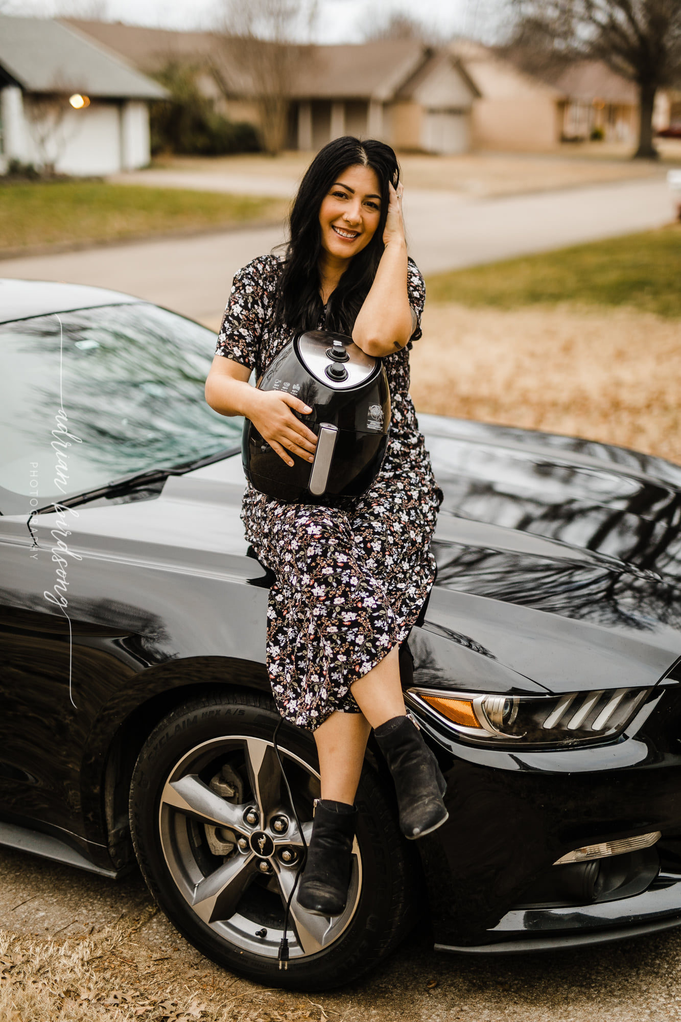 Love Is In The Air (Fryer) - Woman Goes Viral With Ridiculous Photo Shoot!