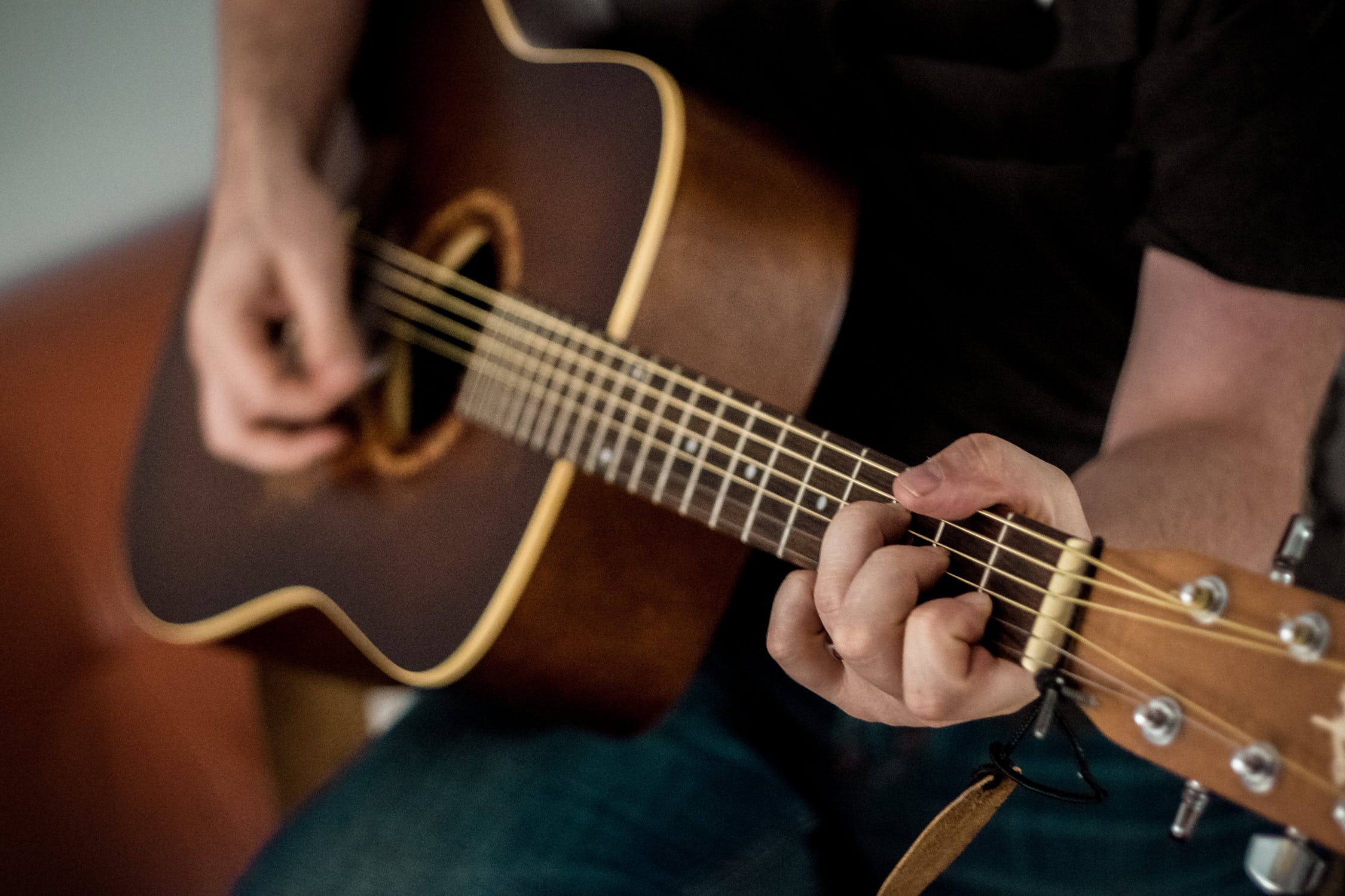 Watch: Guitars Instead of Guns For Cape Flats Children!