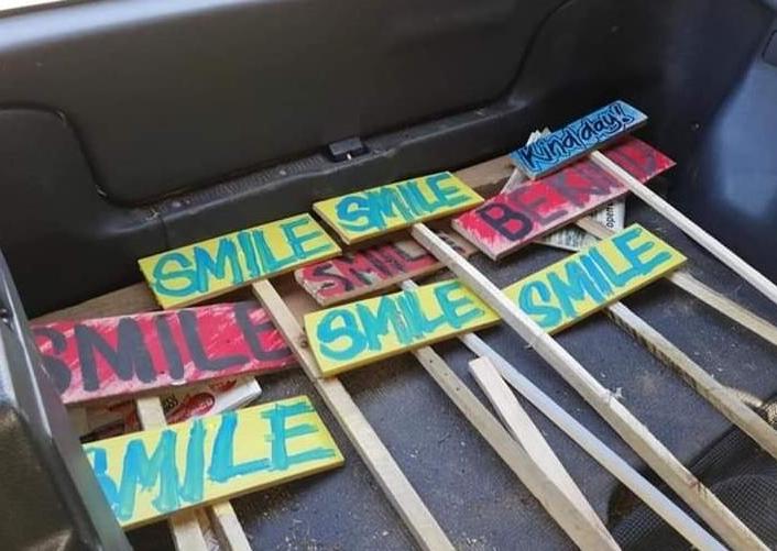 Capetonian is Leaving Messages of Hope And Kindness in Public Spaces!