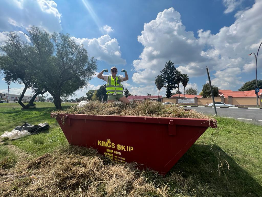 Gauteng Community Rally Together To Clean Up And Beautify Town!