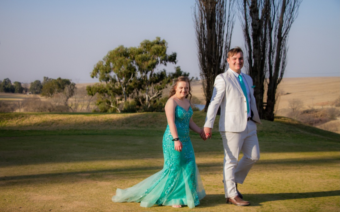 Heartwarming: Head Boy Takes Friend with Down Syndrome to Matric Farewell, Celebrating True Friendship