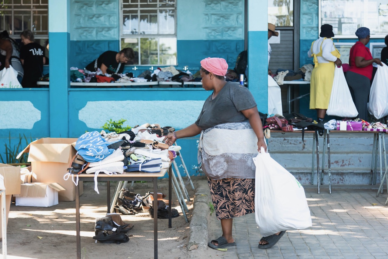 Hundreds in Frasers Community Fill Their Bags for Free at a Mahala Market!